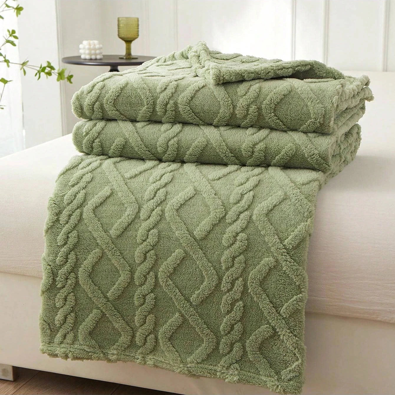 Featherline Coral Fleece Blanket