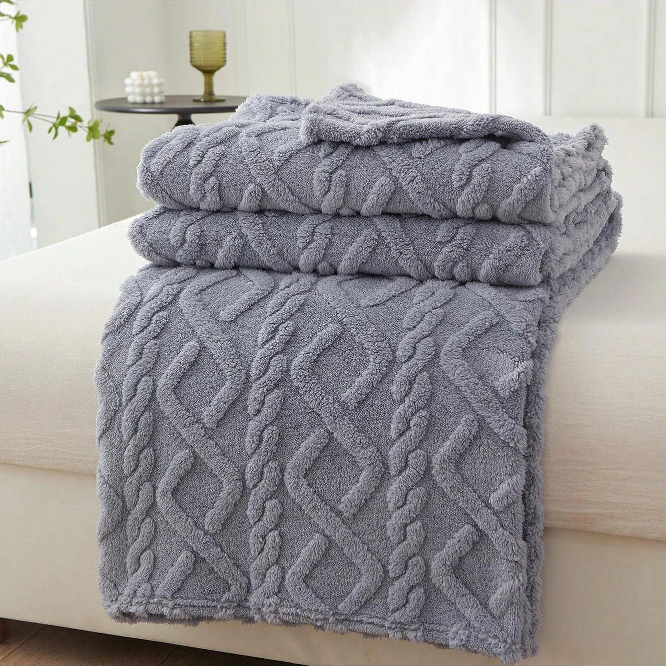 Featherline Coral Fleece Blanket