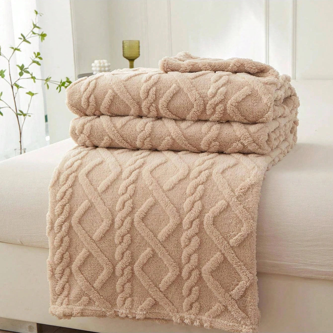 Featherline Coral Fleece Blanket