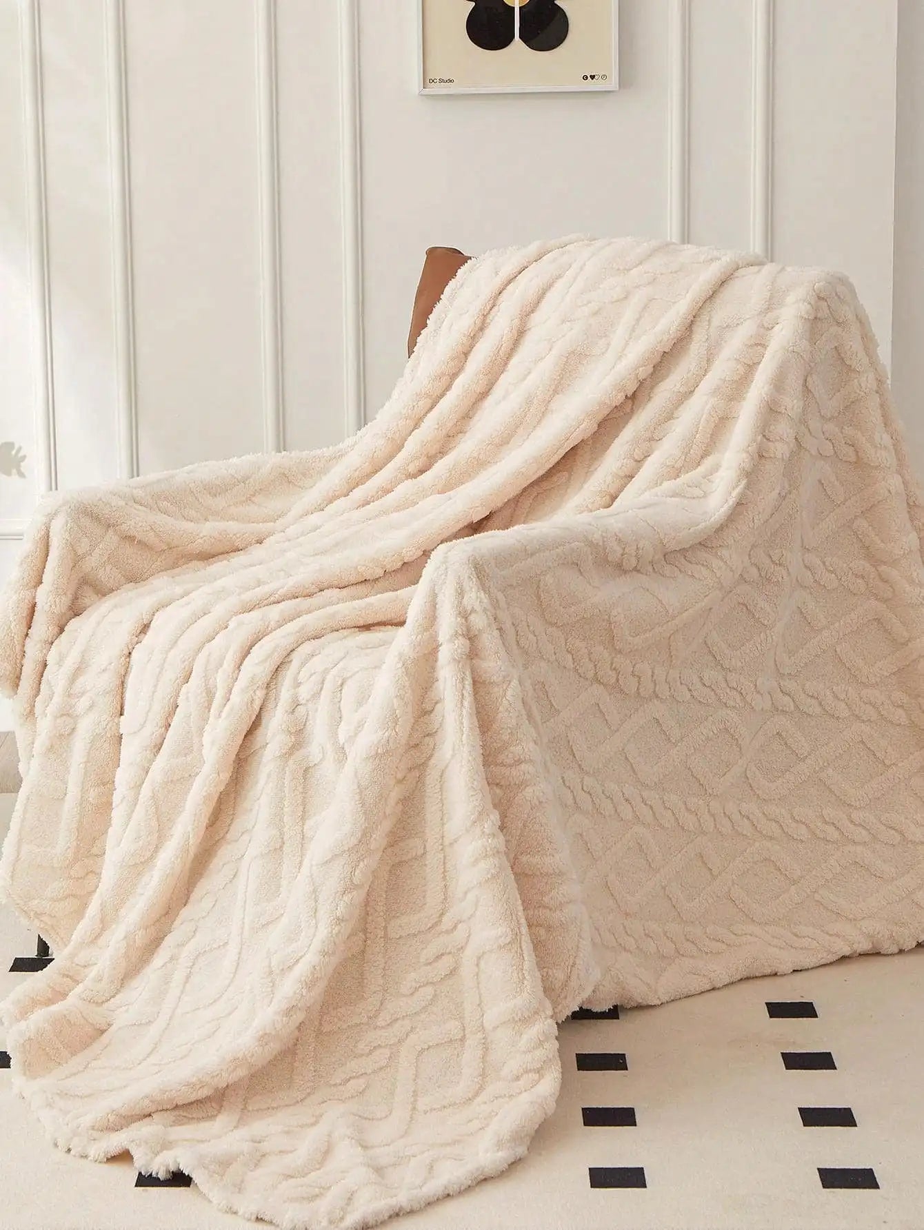 Featherline Coral Fleece Blanket