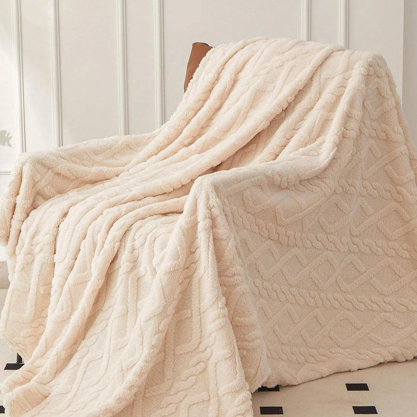 Featherline Coral Fleece Blanket